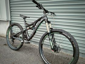 PIVOT CYCLES Mach 6 Carbon in Black - Green Medium 2017
