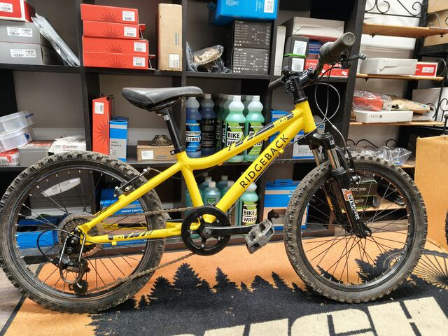 RIDGEBACK BIKES MX20 Boys Mountain Bike Suit 6 - 9 Yrs click to zoom image